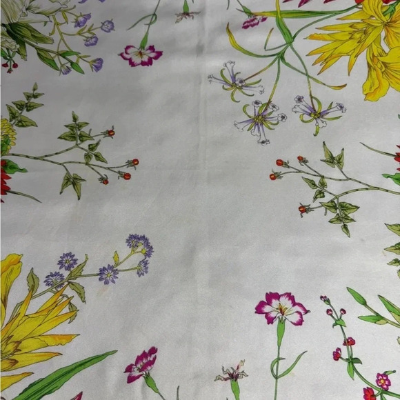 Gucci 100% Silk Scarf - Picture 5 of 6